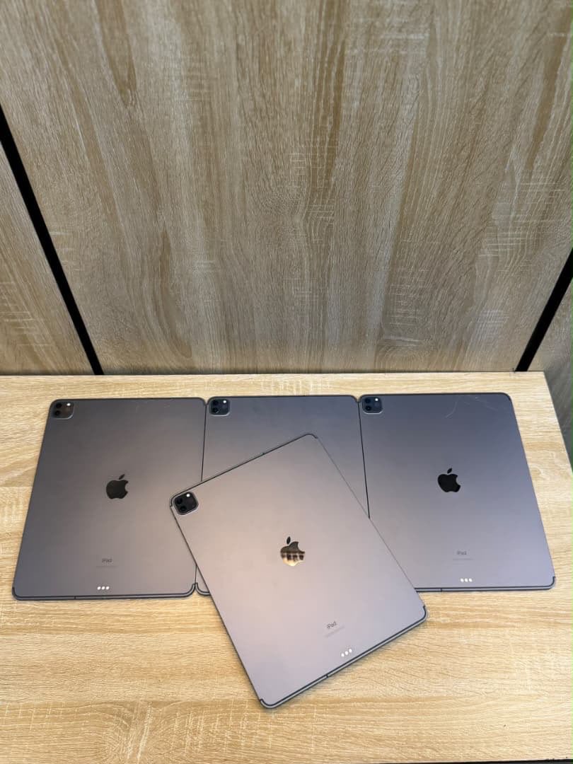 Infinitydevices's tweet photo. Uk used IPad Pro 4th gen 256gb WiFi cellular 12.9 inches 850k https://t.co/otSvC1oN81