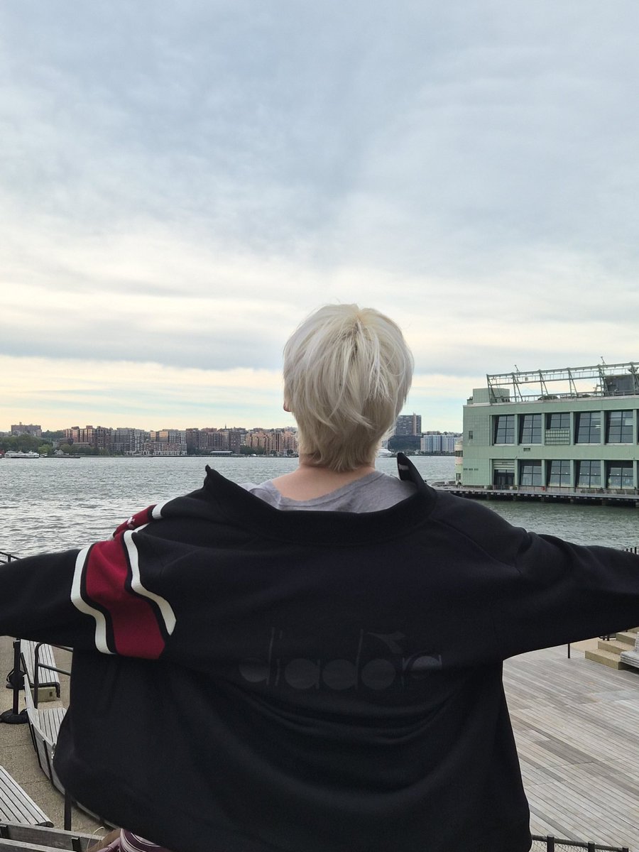 HNKhour's tweet photo. 🐧💌 #HUENINGKAI #휴닝카이 weverse DM https://t.co/oSRndHTqyd
