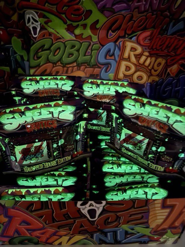 GreenDistrmqqt's tweet photo. Sweetz Exotics Haunted House edition 🎃 

16 strain variety pound box of indoor flower Zaza 🔥
Limited edition with glow in the dark mylar bags!

Unit / 1650
3+ / 1600
5+ / 1500
10+/  1400

Hp / 850
Qp/ 450
Oz / 250

Making sure everyone can grab this man! Trust me it’s 👌 https://t.co/ZBBle6j9VQ
