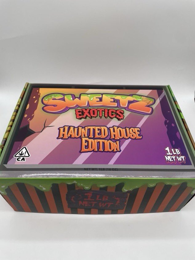 GreenDistrmqqt's tweet photo. Sweetz Exotics Haunted House edition 🎃 

16 strain variety pound box of indoor flower Zaza 🔥
Limited edition with glow in the dark mylar bags!

Unit / 1650
3+ / 1600
5+ / 1500
10+/  1400

Hp / 850
Qp/ 450
Oz / 250

Making sure everyone can grab this man! Trust me it’s 👌 https://t.co/ZBBle6j9VQ