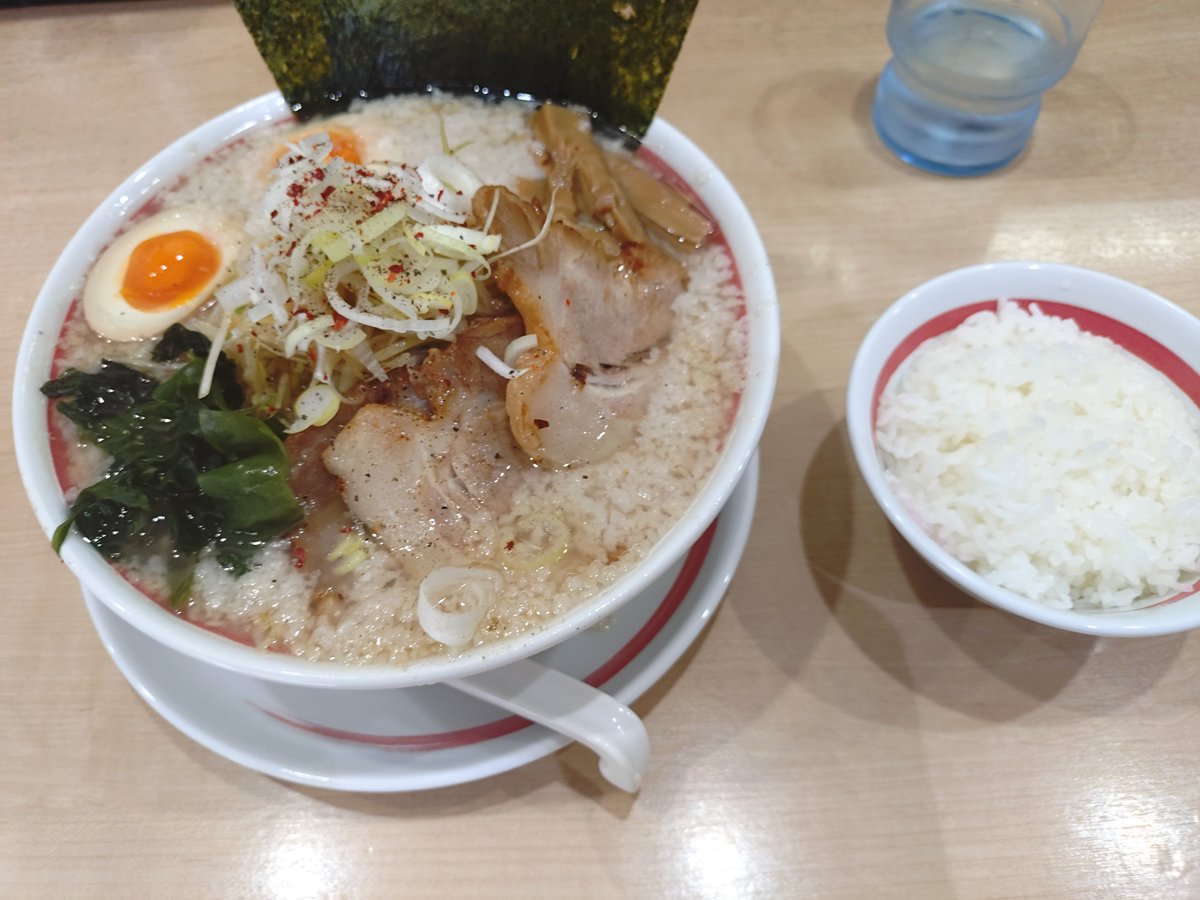 Splumtoon's tweet photo. 給油 https://t.co/Krr5MltEpW