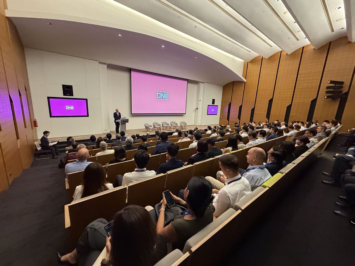 OceanNetworkExp's tweet photo. Our CEO, Till Ole Barrelet, recently delivered a keynote speech at The Japan Maritime Daily (JMD) Singapore Seminar, "Charting the Course for the Future of Maritime", supported by the SGX Group.

Till shared valuable insights on the evolving maritime landscape and outlined ONE's strategic priorities as we embark on ONE 2.0 and continue progressing toward our 2030 goals.

Thank you to the organizers, speakers and attendees for a meaningful exchange on the future of global shipping and the maritime industry.

#AsONEWeCan