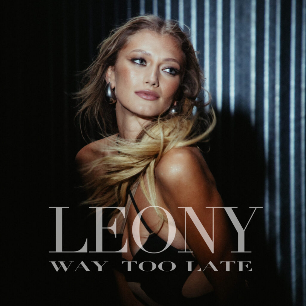 MISTER_MIXMANIA's tweet photo. Leony – Way Too Late: #musiknews #Leony #WayTooLate #Dance #DanceElectropop #Electronic #Electropop #Pop
Foto Credits: Fotocredit: Jakob Furis dlvr.​it/TVn6rj https://t.co/HSGoLYrMhR
