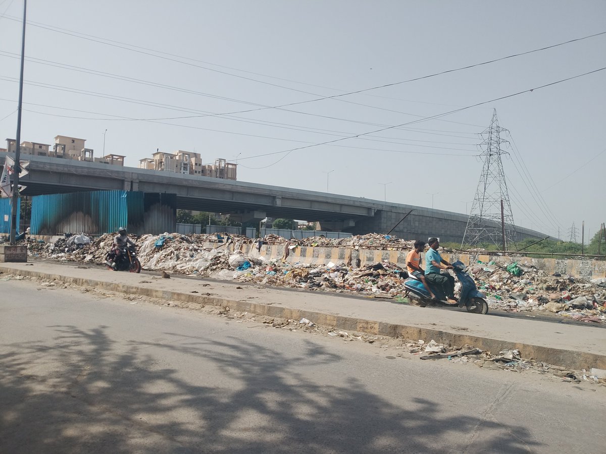 RakeshK32229480's tweet photo. बहनचोद Faridabad 😭😭😭😭😭😭😭😭😭😭😭😭😭.
10th world city 
Human waste flowing in streets 🤮🤮🤮🤮🤮.
How are people tolerating this ????? https://t.co/GXK9INSAYu
