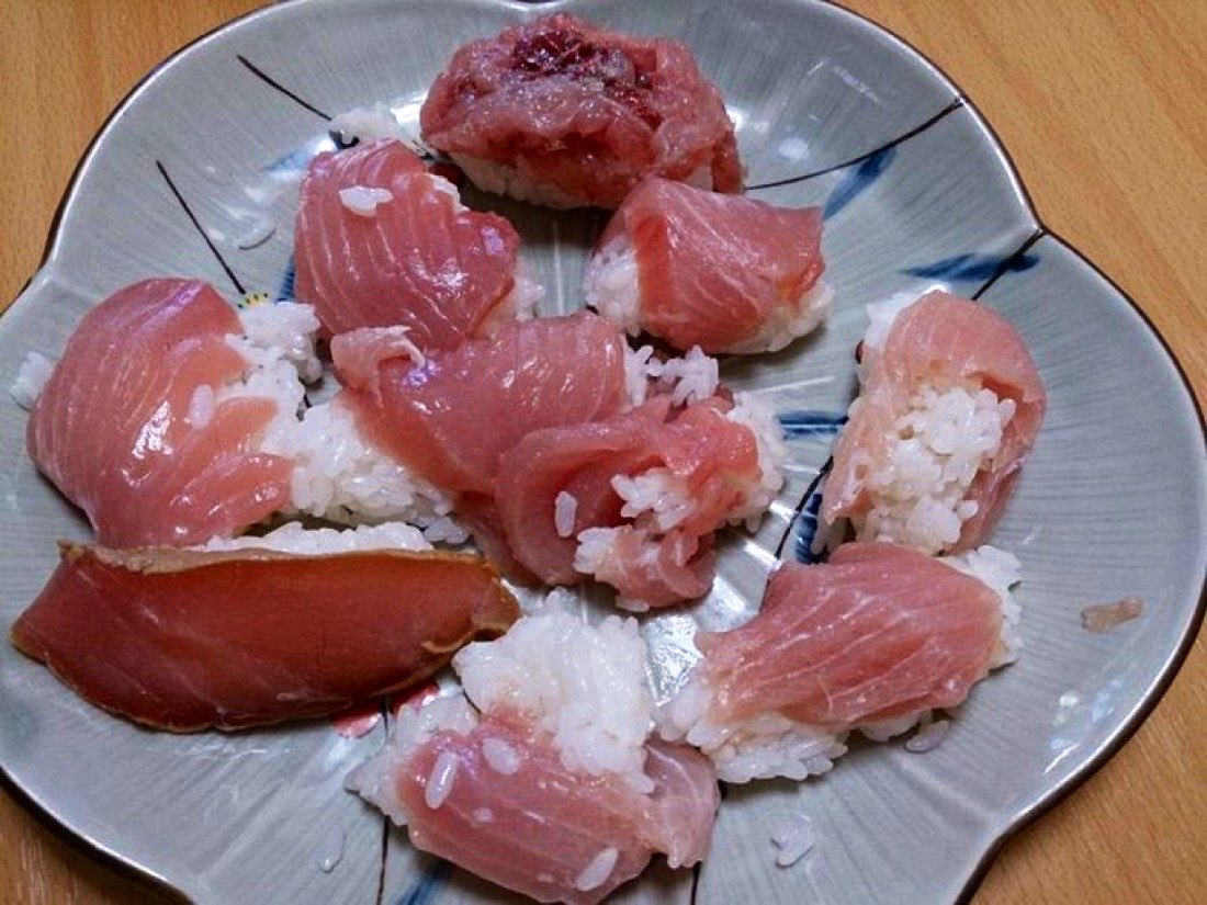 madaraudon's tweet photo. 全部うちの3歳(当時)が握った寿司です🍣🍣🍣 https://t.co/T0EV80DL6X