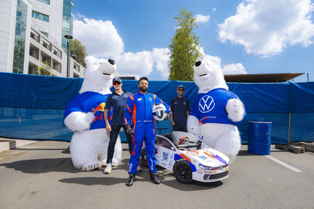 matthewkanniah's tweet photo. We may not have won the race, but Johannesburg, you definitely won our hearts 💙❤️
50 seconds of pure chaos in Box Cart Vrrrpha! 🏁
What a crowd! What a ride! What a day!
Thank you @RedBullZA for bringing ALL the energy!
#RedBullBoxCartRace #HeartofMotion #BuiltWithVW https://t.co/HYSsy5Njob