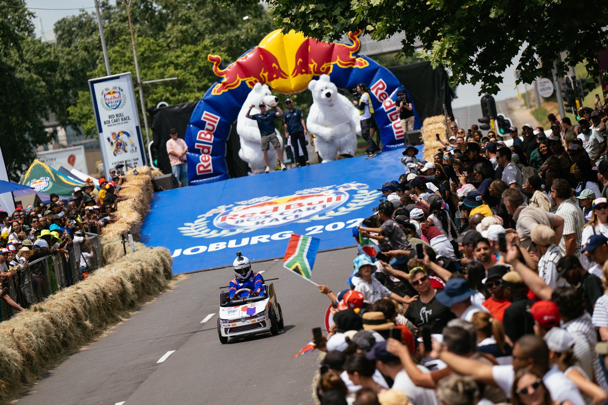 matthewkanniah's tweet photo. We may not have won the race, but Johannesburg, you definitely won our hearts 💙❤️
50 seconds of pure chaos in Box Cart Vrrrpha! 🏁
What a crowd! What a ride! What a day!
Thank you @RedBullZA for bringing ALL the energy!
#RedBullBoxCartRace #HeartofMotion #BuiltWithVW https://t.co/HYSsy5Njob