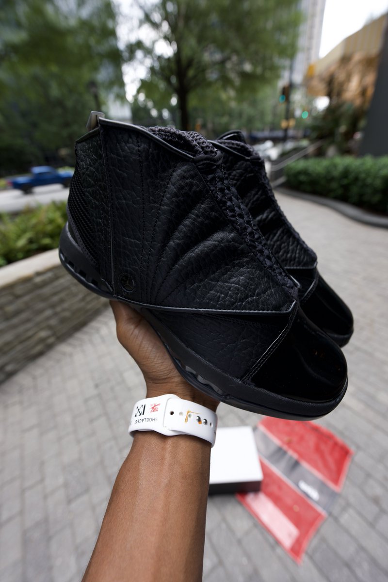 THEREALJTSG's tweet photo. ARE THE 16s THE BEST OUT OF THE PACK? ⚫️⚫️⚫️ https://t.co/Y686ZfBWEX