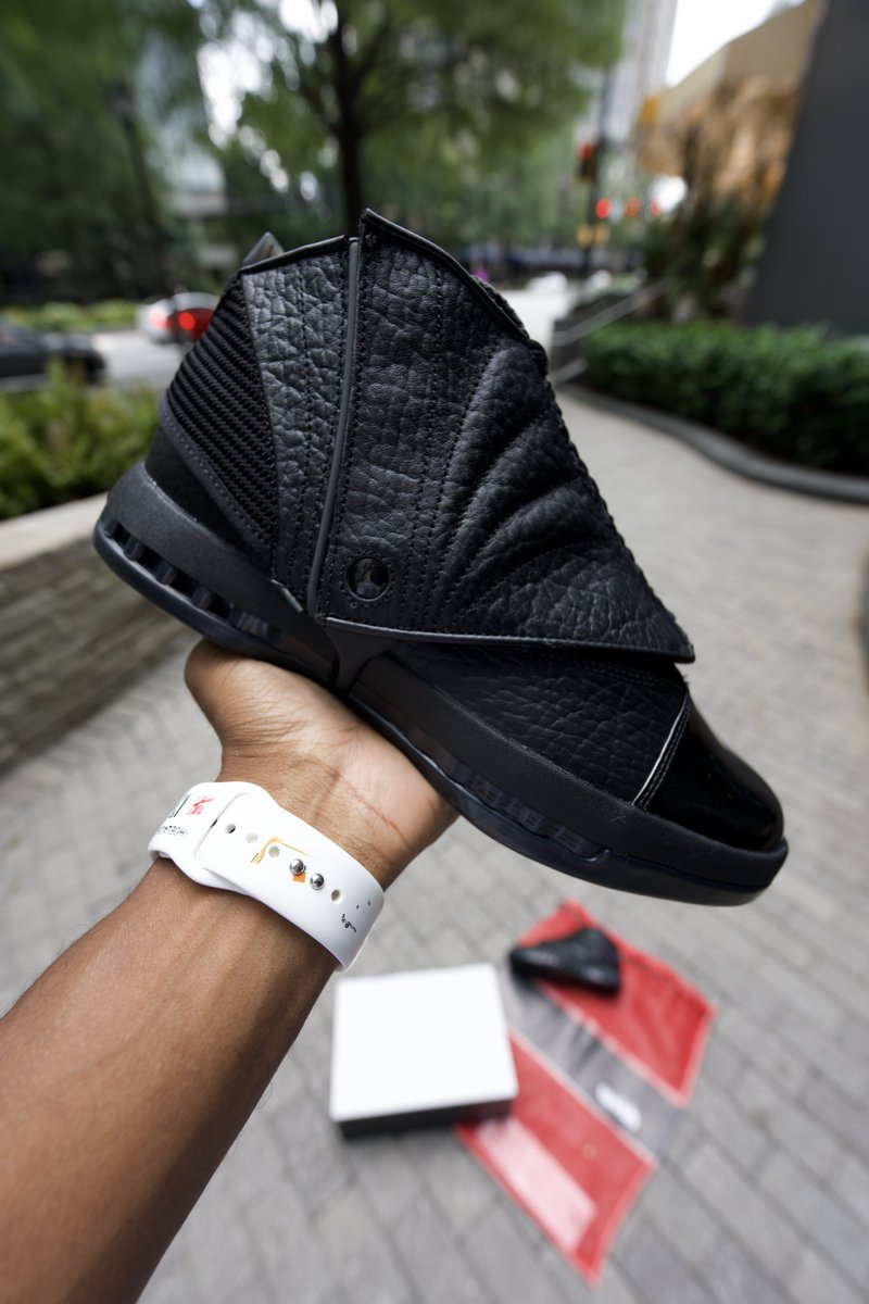 THEREALJTSG's tweet photo. ARE THE 16s THE BEST OUT OF THE PACK? ⚫️⚫️⚫️ https://t.co/Y686ZfBWEX