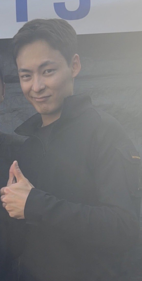 pong_816's tweet photo. 지상군 고생햇어 건희야 충떵 🪖🫡 https://t.co/GER5uQ2cTw