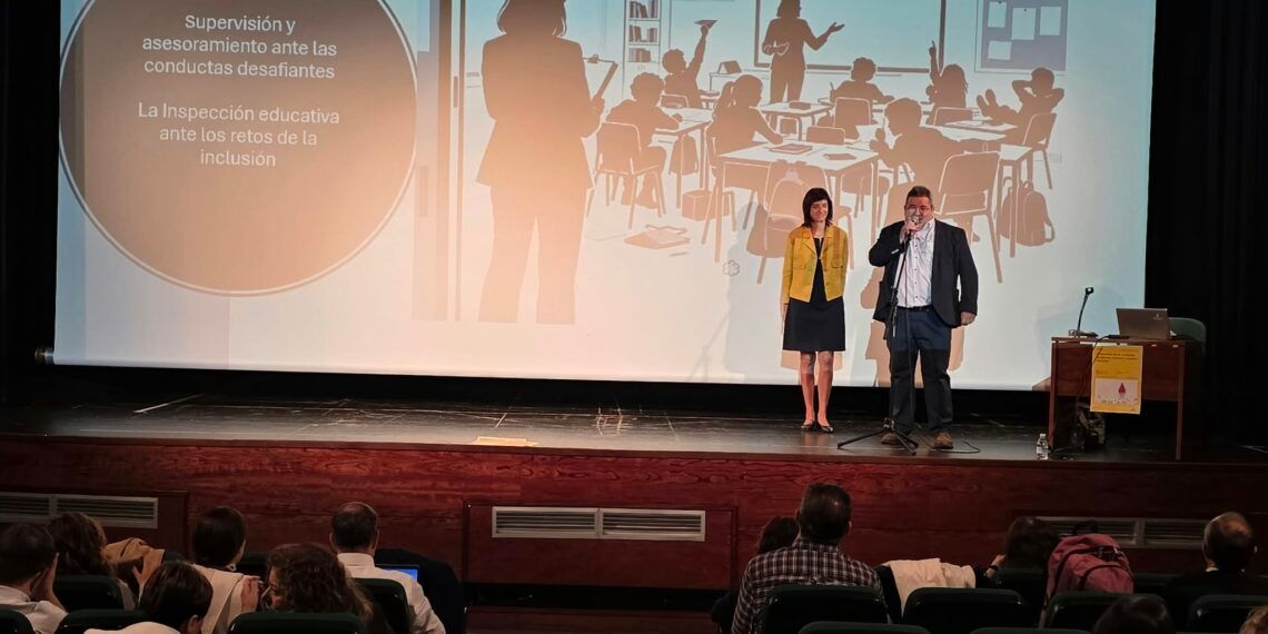 CLMpressDigital's tweet photo. Un total de 91 inspectores de Educación participan en una jornada para mejorar el asesoramiento y acompañamiento  https://t.co/ORX2TGVqgr #Un #total #inspectores #Educación #participan #una #jornada #para #mejorar #asesoramiento #acompañamiento #centros #educativos https://t.co/YfVAS0ltTX