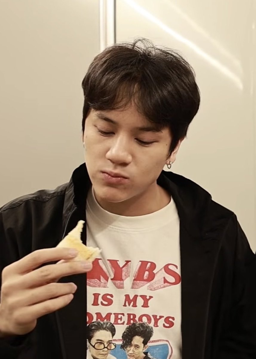 nanonschin's tweet photo. no but like i actually need to eat him https://t.co/MlO0qejD2W