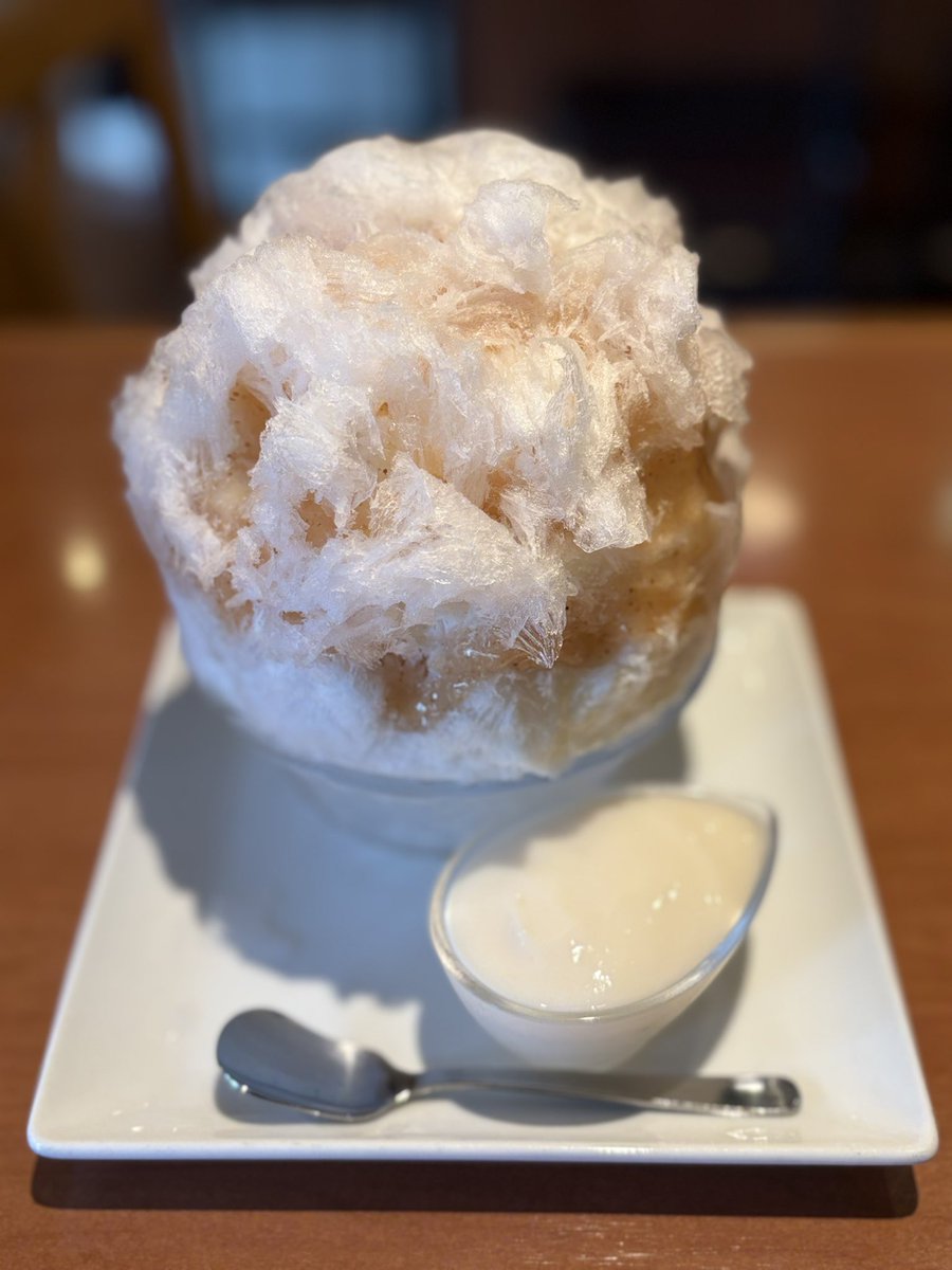 chige361's tweet photo. 桃にホイップクリーム、ラムチャイ、いちじくみるくに酒粕 https://t.co/lkJmgxyKIw