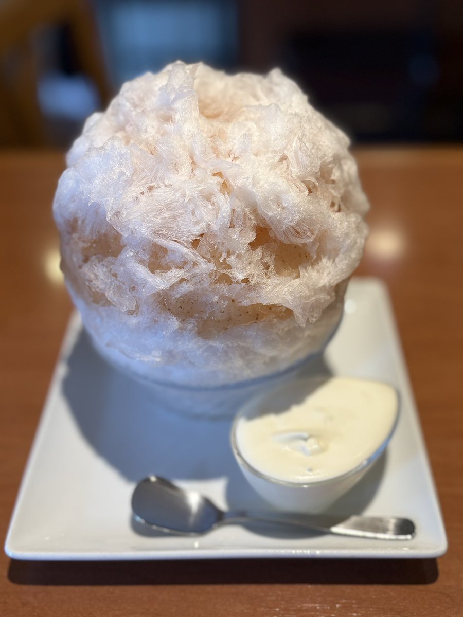 chige361's tweet photo. 桃にホイップクリーム、ラムチャイ、いちじくみるくに酒粕 https://t.co/lkJmgxyKIw