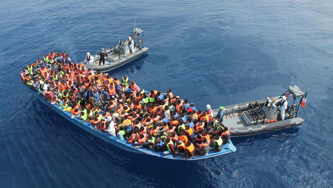 borderObserver's tweet photo. 4 headlines with the keyword illegal alien | Illegal Channel Crossers | Afghan National | Chinese National
https://t.co/HYkhq2yMtb https://t.co/sbhk2YHLQP