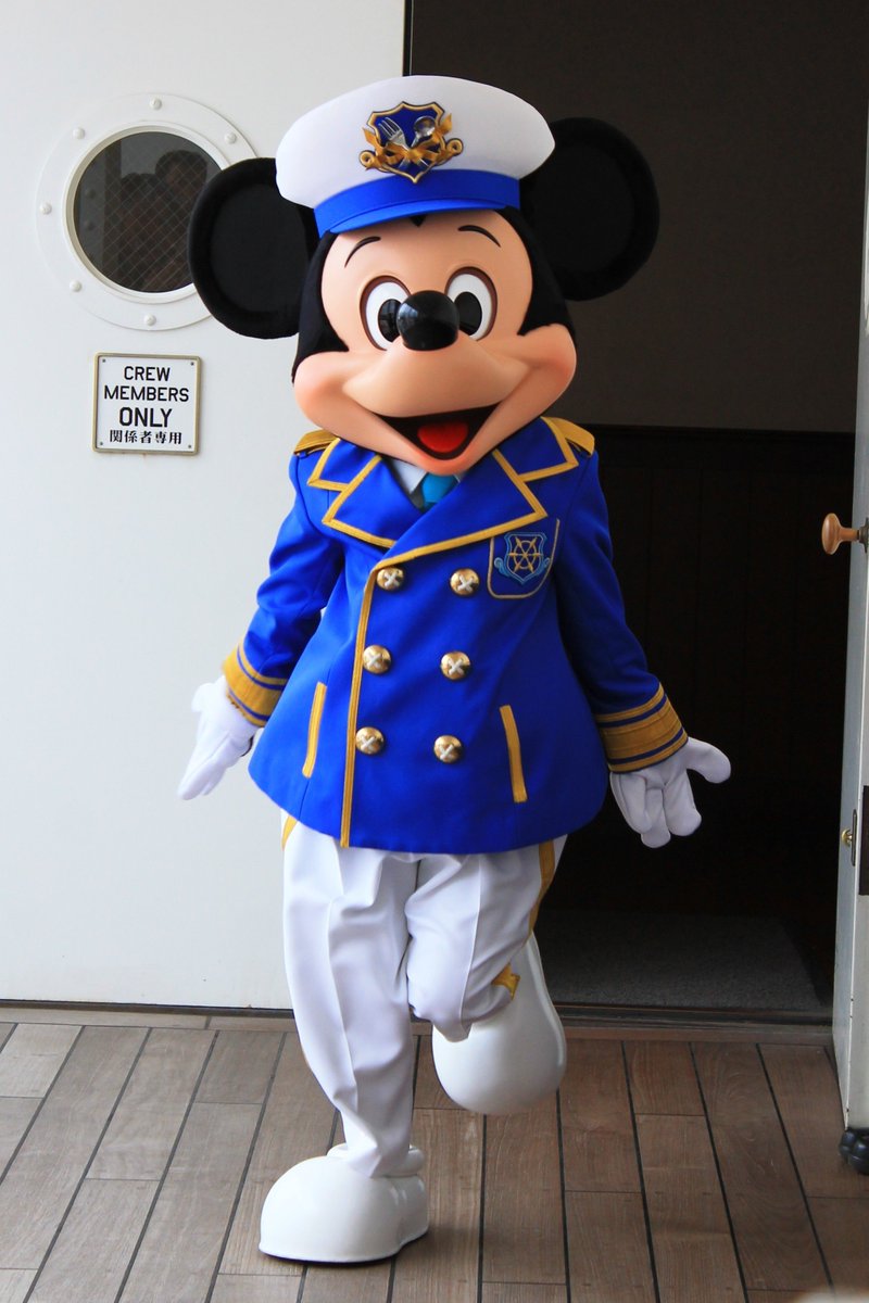 Tomomickey0329's tweet photo. ここ数日お顔や声に関するあれこれがTLに流れてくるので…
たぶんおばぁちゃんになっても一生言い続けるくらい、思うことは色々あるけれど、誰になんと言われようと私はこのお顔のミッキーマウスに恋をしていたんだ🥺
あの頃のエンターテインメントを年パスフル活用で全力で楽しんで通えて幸せでした https://t.co/pLUN0WC13J