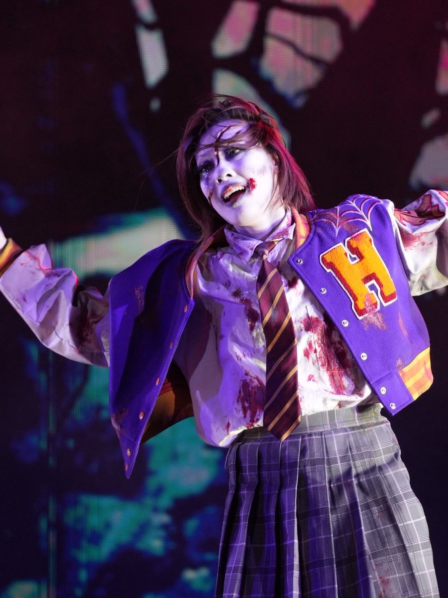 smaphoto_usj's tweet photo. ＼
ハロウィーン・ホラー・ナイト・アカデミー ～絶叫の15年～
／

新体操ゾンビさん、体の柔らかさは勿論ですが、表情も金メダル級です🏅

#USJファン #ホラーナイト #ホラナイ #アカデミー #新体操ゾンビ https://t.co/KxZ1vX2YfH