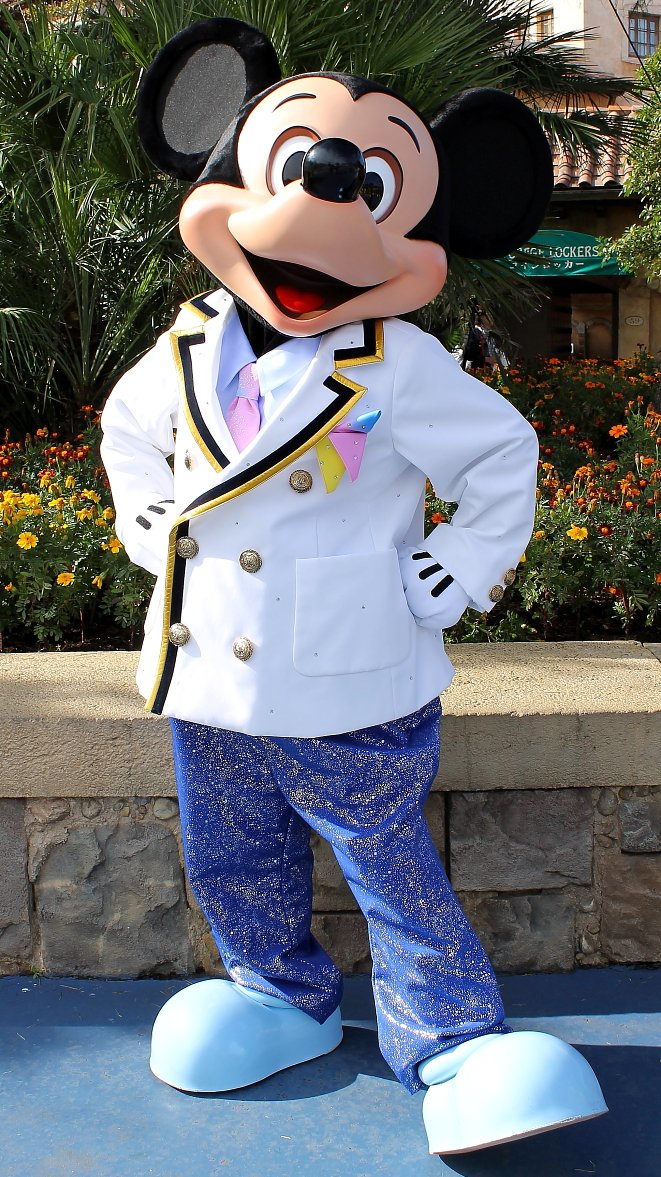 Tomomickey0329's tweet photo. ここ数日お顔や声に関するあれこれがTLに流れてくるので…
たぶんおばぁちゃんになっても一生言い続けるくらい、思うことは色々あるけれど、誰になんと言われようと私はこのお顔のミッキーマウスに恋をしていたんだ🥺
あの頃のエンターテインメントを年パスフル活用で全力で楽しんで通えて幸せでした https://t.co/pLUN0WC13J