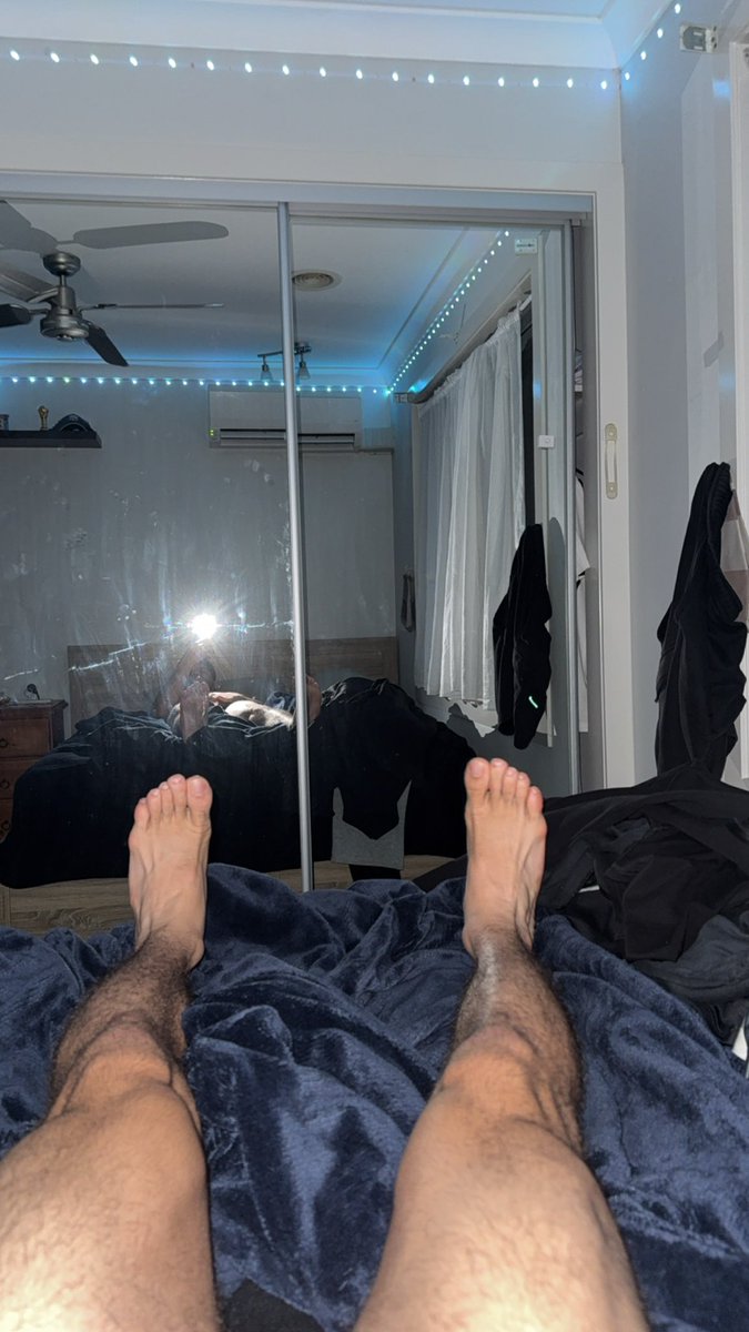 moe4fk's tweet photo. Come serve my arab feet😈🦶🏻 https://t.co/TKRoXtNCoy