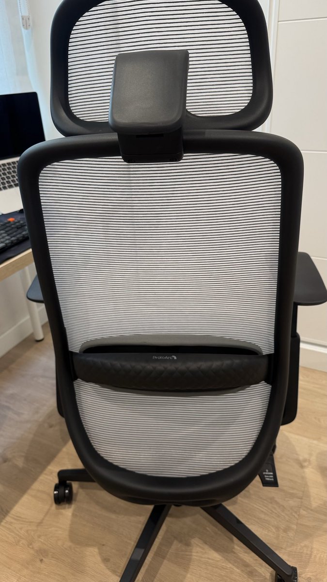 pedro_asa's tweet photo. Just got my new @protoarc_ EC200 for my home office. Really liking the adjustability and comfort so far, especially the lumbar support and sliding seat. Looking forward to putting it through some full workdays!

#ProtoArc #EC200 https://t.co/Qi8oihsNkh