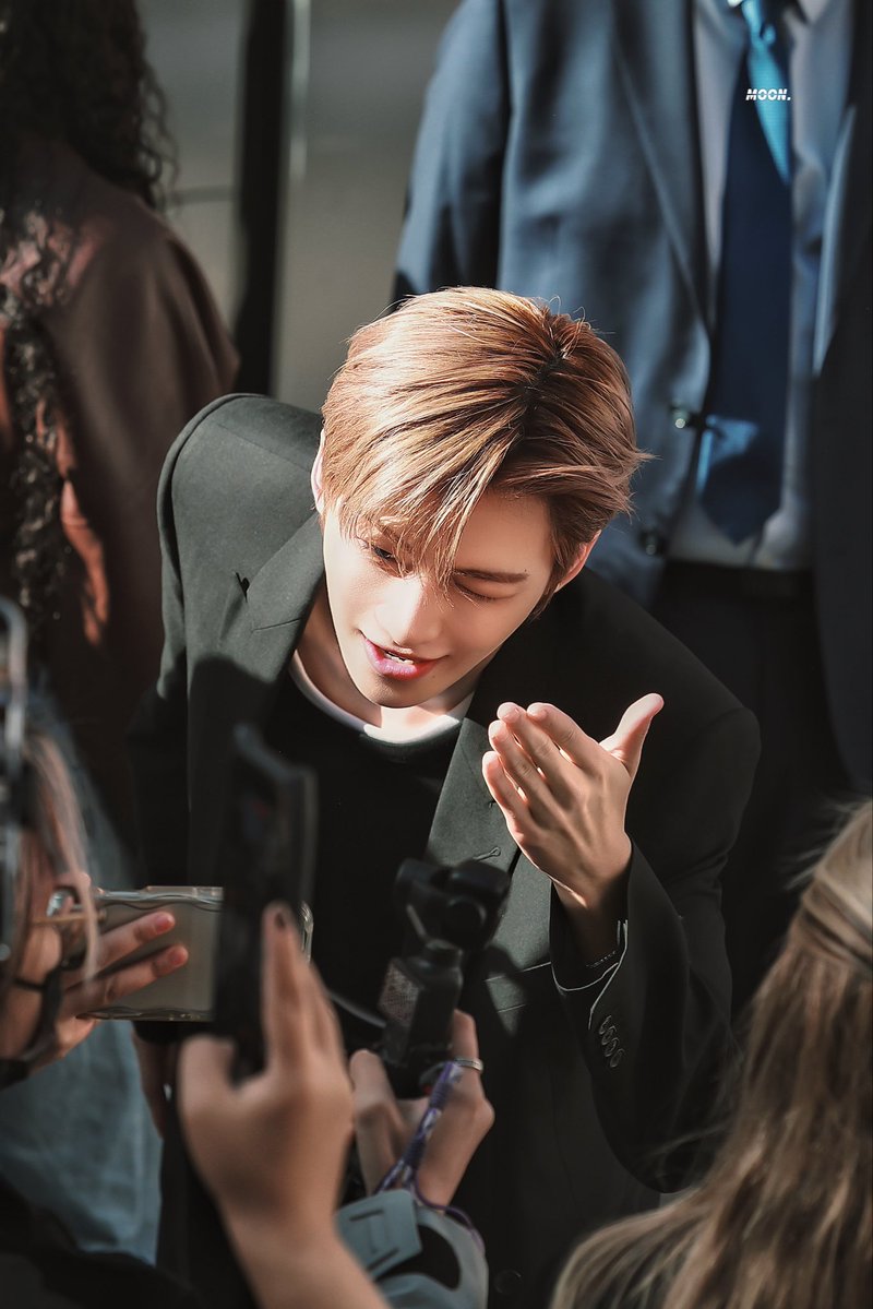 Moon_060328's tweet photo. 261003 

뽀뽀하고 또 방긋방긋 웃어ㅋㅋㅋ
지훈아 너무 귀여워🥹

#TWS #투어스
 #JIHOON  #ジフン #지훈 
 #Celine #CelineEte2027 #MichaelRider https://t.co/Alsz82Wrc5