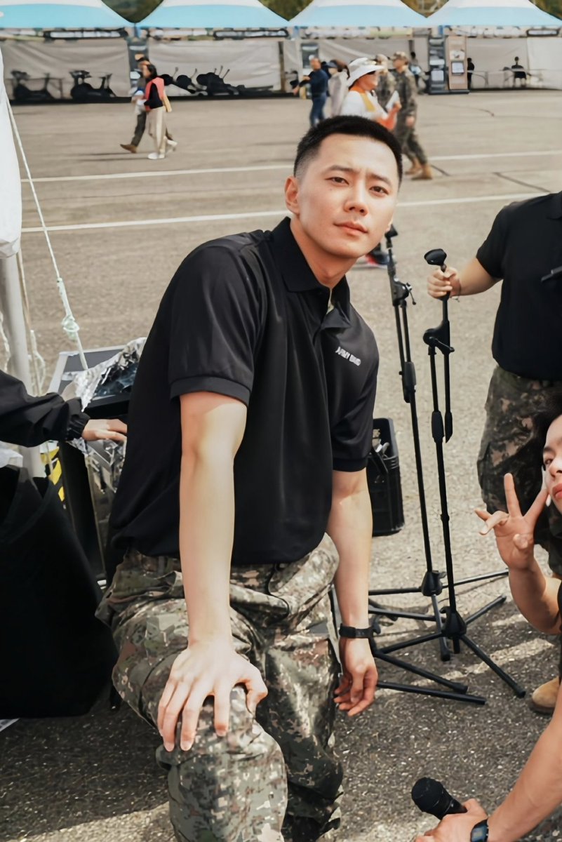zel404notfound's tweet photo. inilah wujud cowo MANTEP itu🥰🫠
#leejunyoung https://t.co/VDPMqjyDO2