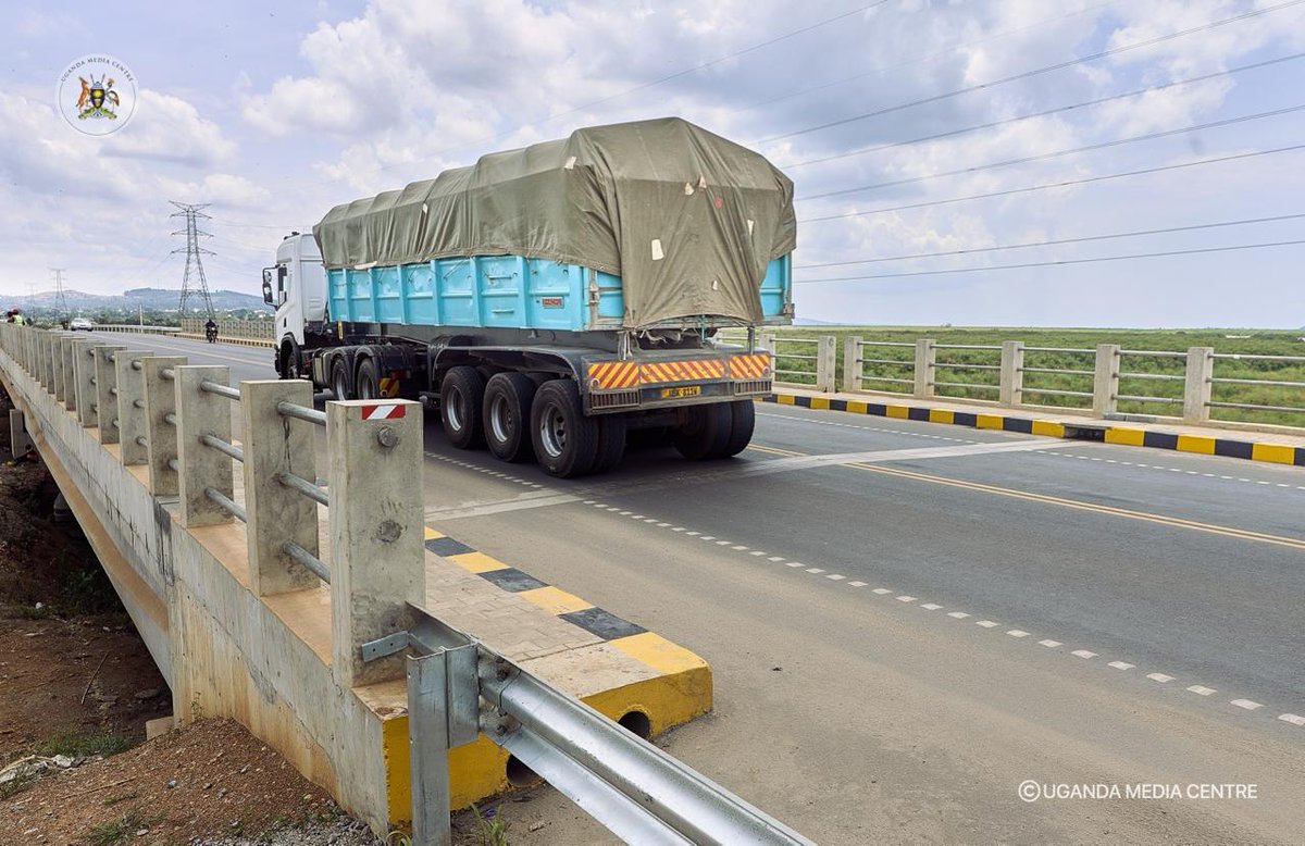 GNTV__official's tweet photo. 📸 New Katonga Bridge fully reopens
Completed after a Shs191 billion reconstruction and designed to withstand flooding and improve the reliability of Uganda's busiest transport corridor, The bridge which collapsed in May 2023 fully reopens.
#GNTV
PHOTOS: UMC https://t.co/GVMAM3gNte