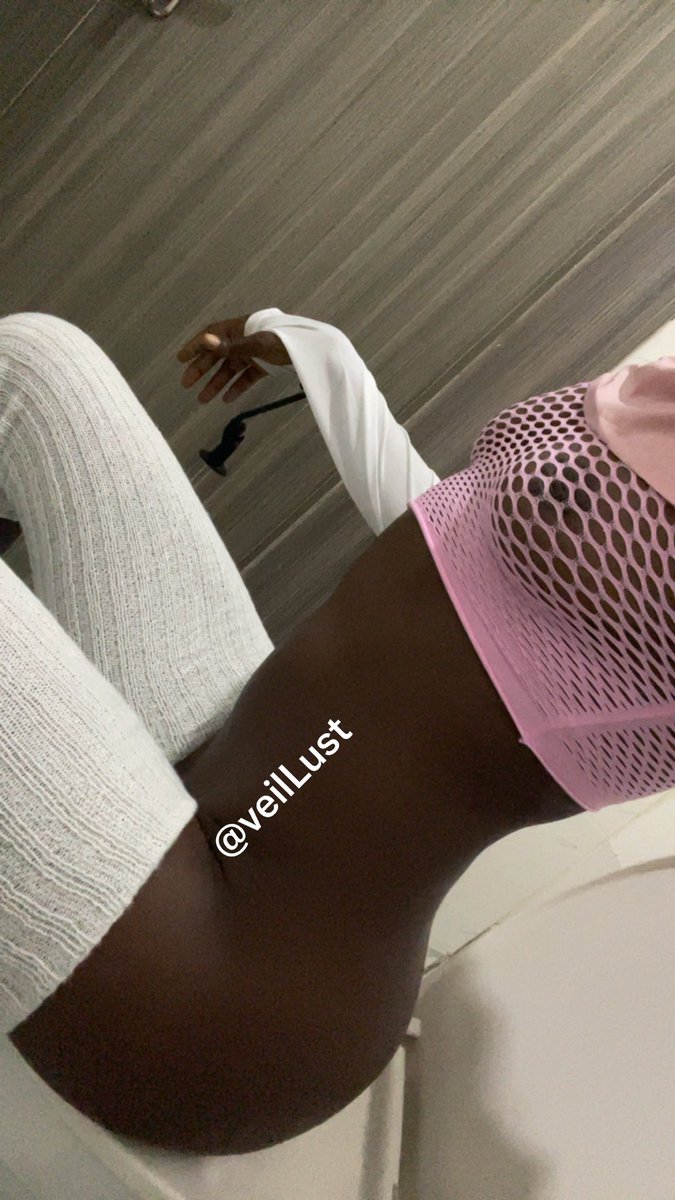VeilLust's tweet photo. Hey daddy wanna FaceTime ?😈💦💦 https://t.co/mSLfjpZYLV