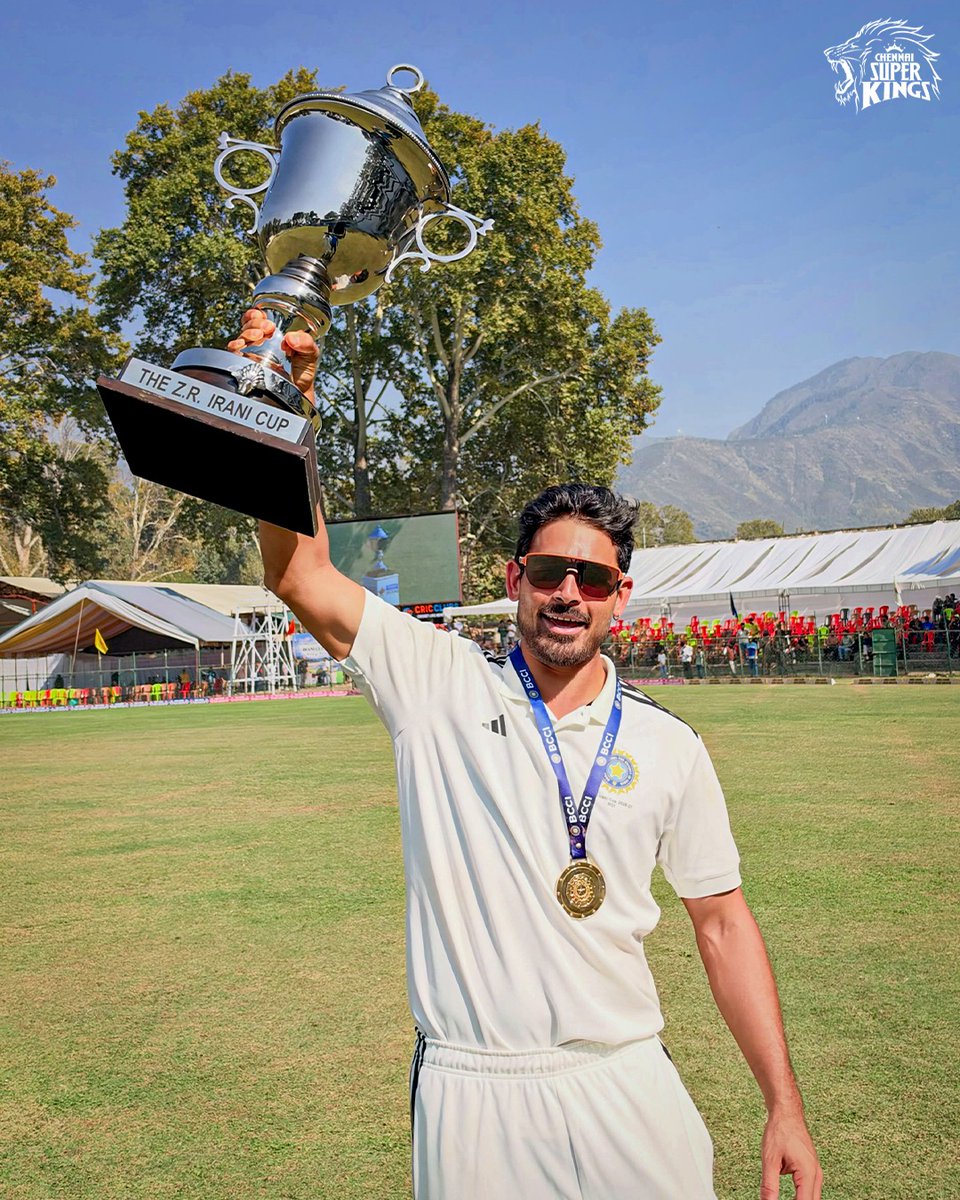 ChennaiIPL's tweet photo. Got the 5-FER. Got the Cup!🏆🔥 

#WhistlePodu #IraniCup https://t.co/CI5l4gH06t