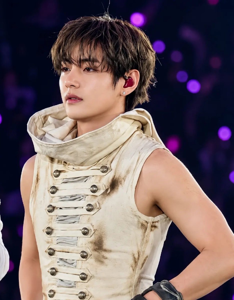vanteglowshots's tweet photo. is he even real ☁️🙆☁️ https://t.co/pI2EEyBQMJ