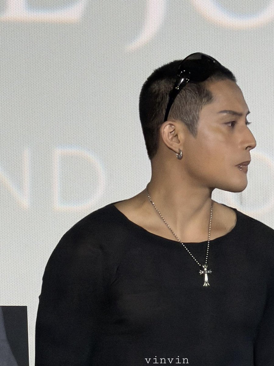 LuckyViin's tweet photo. Side profile naman 🫠 di ako magmumove on until OZF 🤣

SB19 WAS BOOK LAUNCH
@SB19Official @SummitBooks
#SB19xSummitBooks_MediaDay https://t.co/52yc8JStJZ
