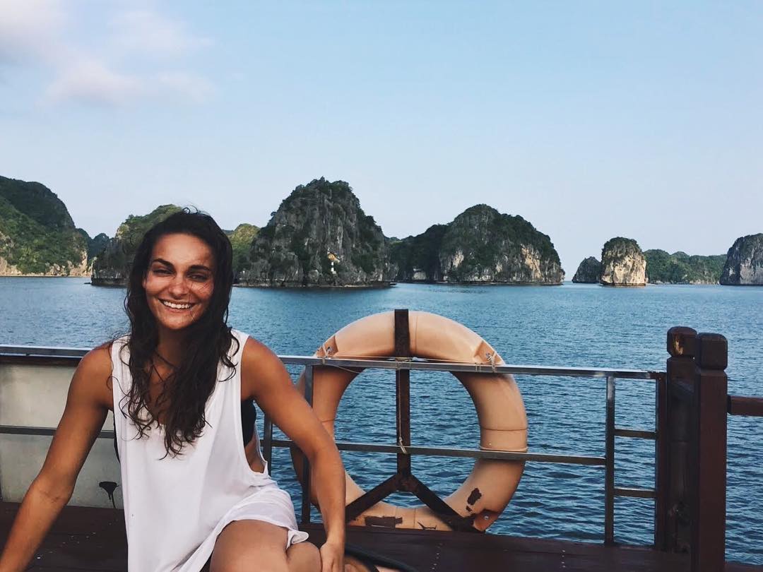 filhosdalua's tweet photo. Pour bien entamer le week-end, découvrez notre nouvelle MapPacker, Élodie Chateauvert. Elle saura vous conseiller pour votre prochain voyage au Vietnam, au Laos ou à Hawaii. Contactez-nous pour la rencontrer et profiter de ses meilleurs conseils https://t.co/5QJTTERyVQ