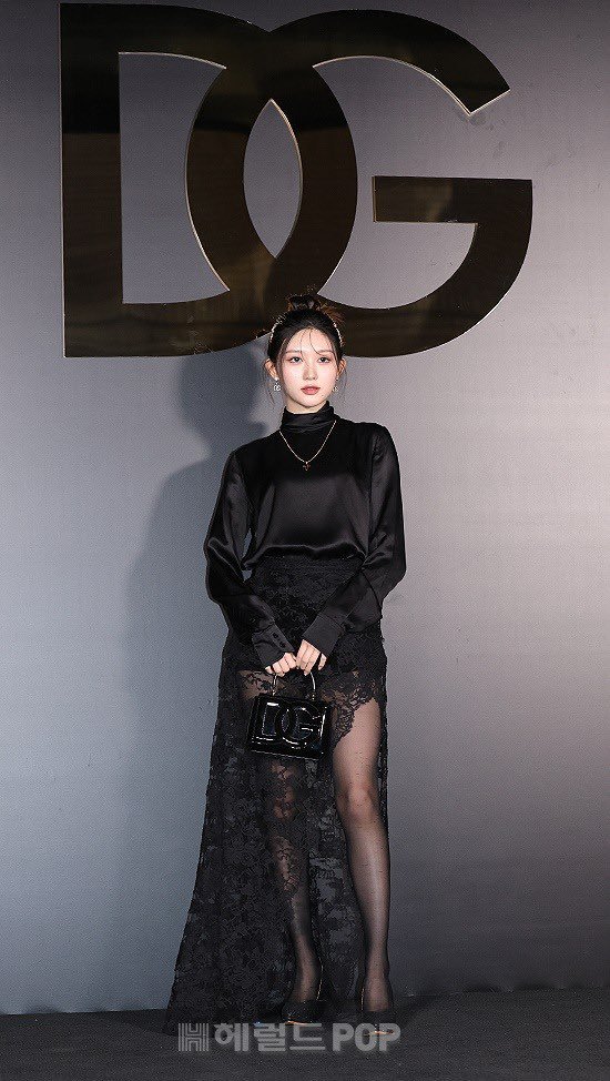 zv_nyeong's tweet photo. GAEUL FOR D&amp;G LIKE BRUH LOOK AT HER 🥹 https://t.co/iiuUMJc0cZ