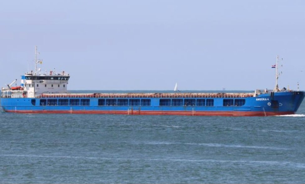 InsiderGeo's tweet photo. BREAKING: 🇷🇴 A major Romanian rescue operation is underway in the Black Sea after the cargo ship ROYAD MAMMADOV was reportedly hit by a drone and caught fire around 20 nautical miles off Romania’s coast, near the Pescăruș oil platform.

Romania’s Maritime Rescue Coordination Centre in Constanța was alerted at around 11:00 and immediately requested a search-and-rescue response.

According to the Romanian Naval Authority, the ship’s captain was injured and 13 crew members are currently missing.

Several rescue vessels have been dispatched to the area, including SAR APOLLO, which departed Sulina, SAR ARTEMIS, which left Constanța, and SAR ARES. A Romanian Coast Guard vessel has also been involved in the response.

The vessel, ROYAD MAMMADOV, is a general cargo ship built in 2006 and currently sailing under the flag of Saint Kitts and Nevis. It departed Izmail, Ukraine, on September 18, bound for Ravenna, Italy.

The reported incident occurred outside Romania’s territorial waters, but Romanian authorities are leading the immediate search-and-rescue response because of the vessel’s proximity to the Romanian coast.