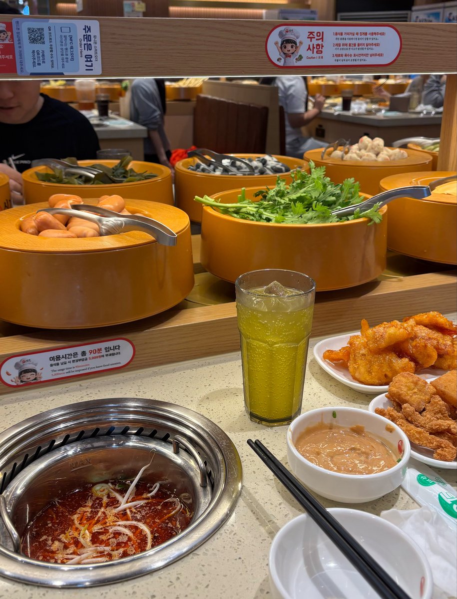 mungining's tweet photo. 오랜만에 훠궈 !! 와 푹 익은 분모자 🌸 https://t.co/7sTmEi0oUO