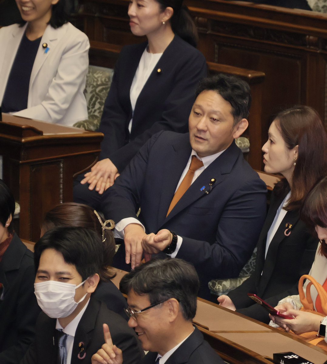 hajikano_hiroki's tweet photo. 【高市総理・所信表明】

本日、参議院本会議場にて高市総理の所信表明演説が行われました。

「決断、挑戦、実行」と力強く語られましたが、政治は言葉だけでは変わりません。

是々非々の姿勢で、しっかりと見極めてまいります。#参政党 #はじかのひろき https://t.co/afaFRQo7yD