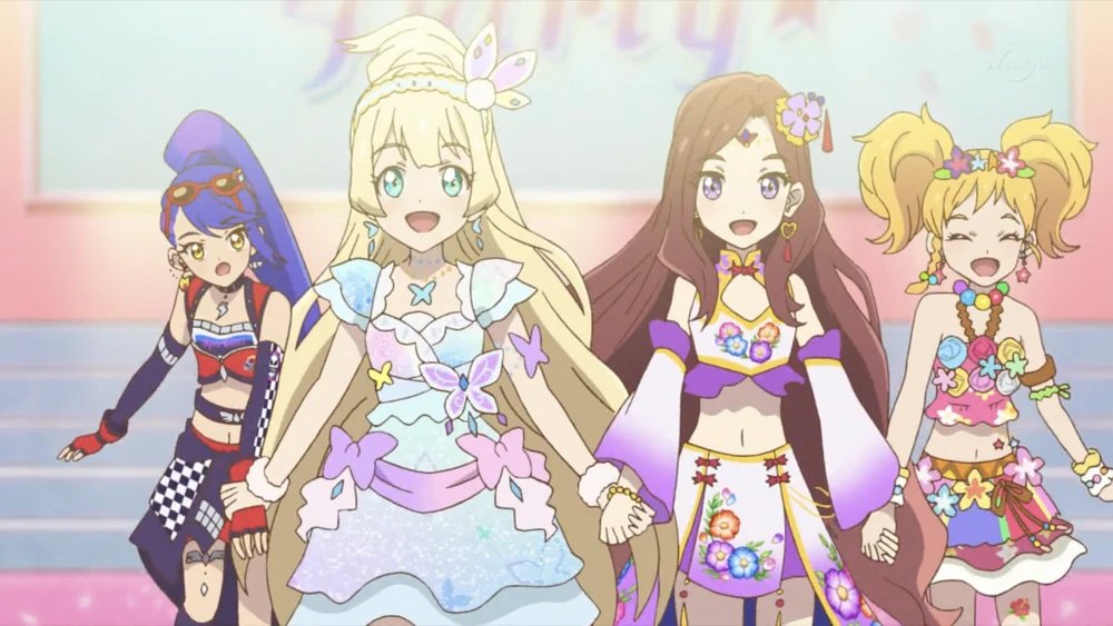 milkrytea's tweet photo. dont joke w me about S4 25th generation man. theyre my favorite unit in all of aikatsu 😭😭 generational unit  full of powerhouse. u will not take away jewel star friendship and episode solo and episode s4 out of my HANDS!!!!!!!!!!!! https://t.co/cgW7jriIu5