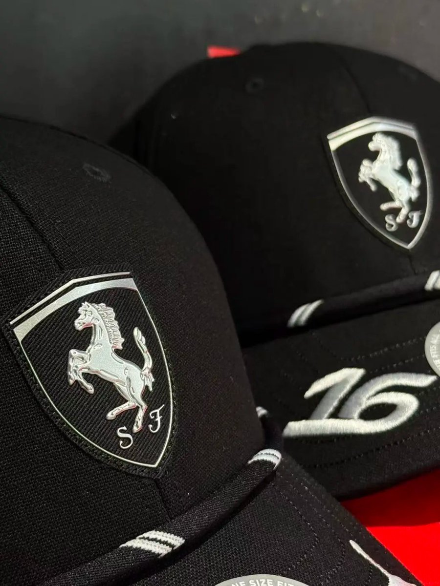 leclercsletters's tweet photo. the black and silver is SO GOOD. https://t.co/Tmbk7yyI71