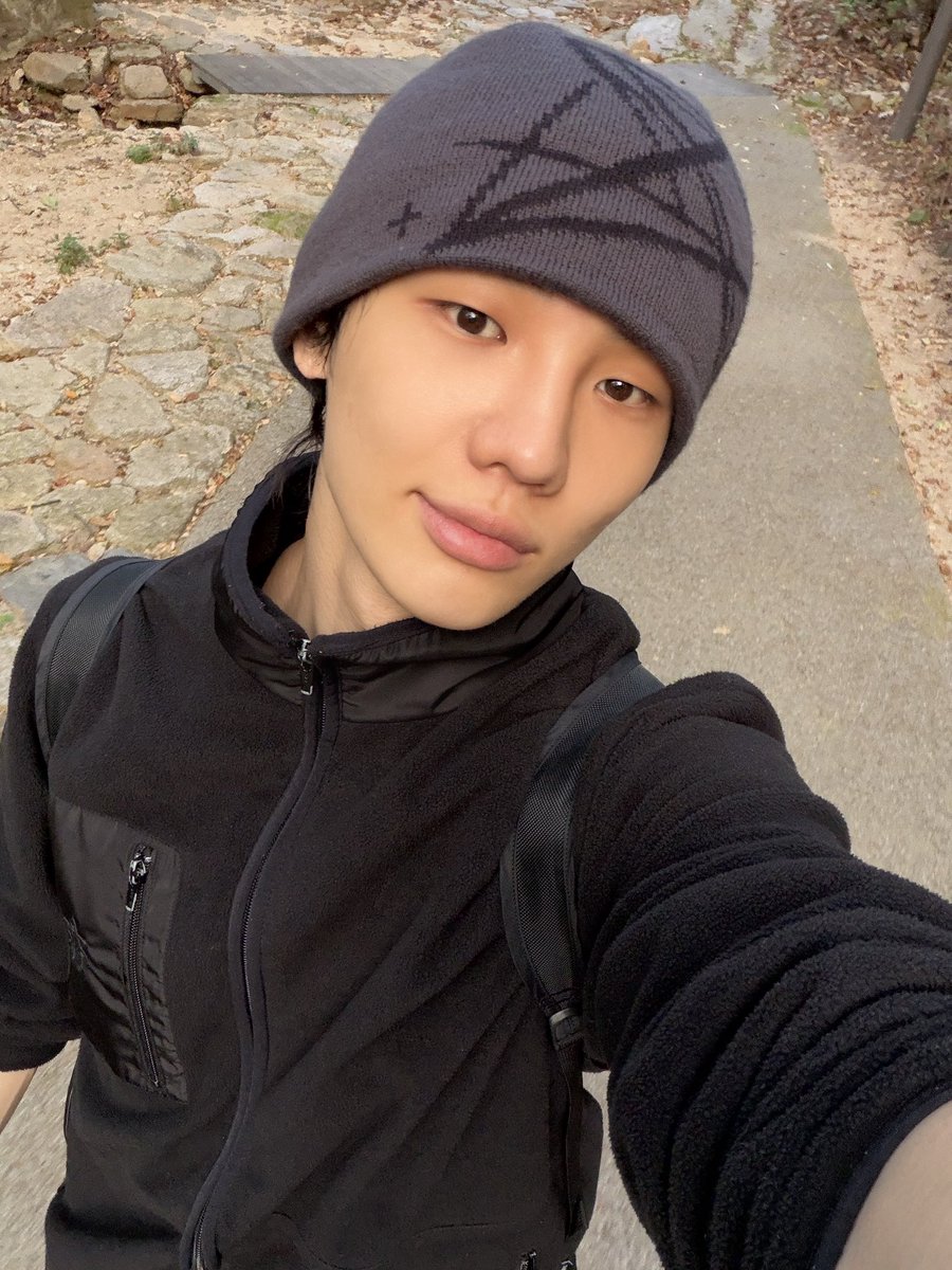 TNX_twt's tweet photo. 산은 산이요,물은 물이다🫠

#TNX #티엔엑스
#천준혁 #JUNHYEOK https://t.co/iBSP5YhDem