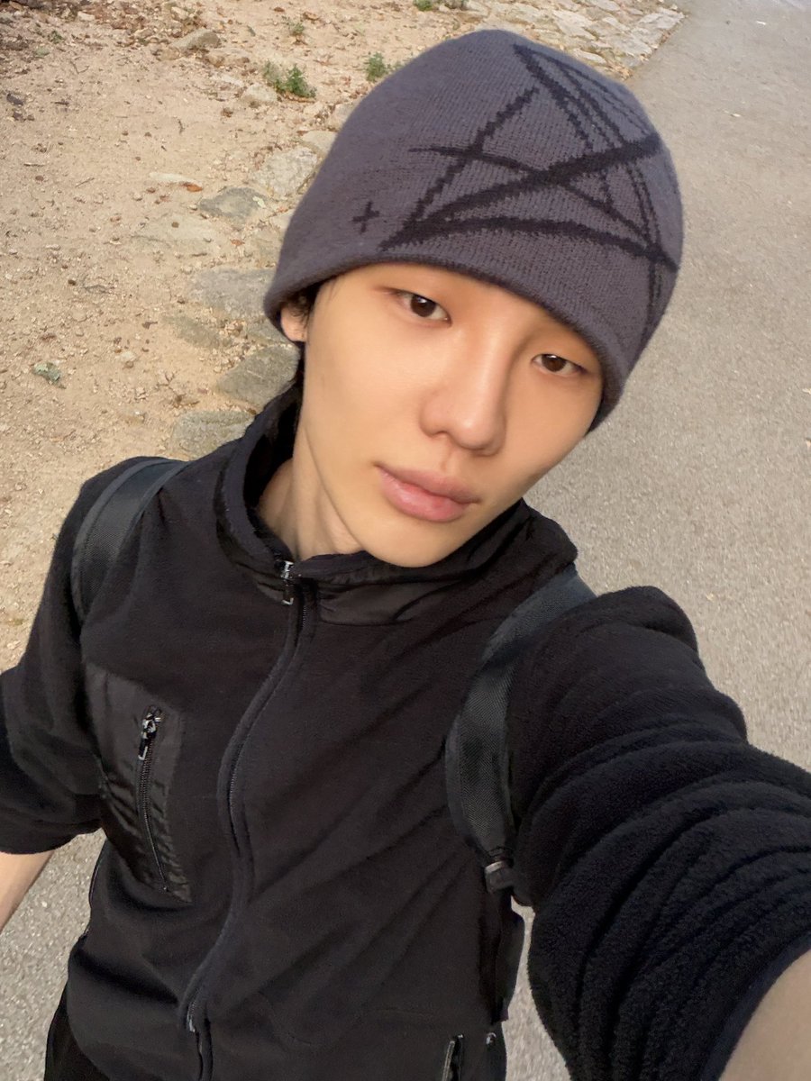 TNX_twt's tweet photo. 산은 산이요,물은 물이다🫠

#TNX #티엔엑스
#천준혁 #JUNHYEOK https://t.co/iBSP5YhDem