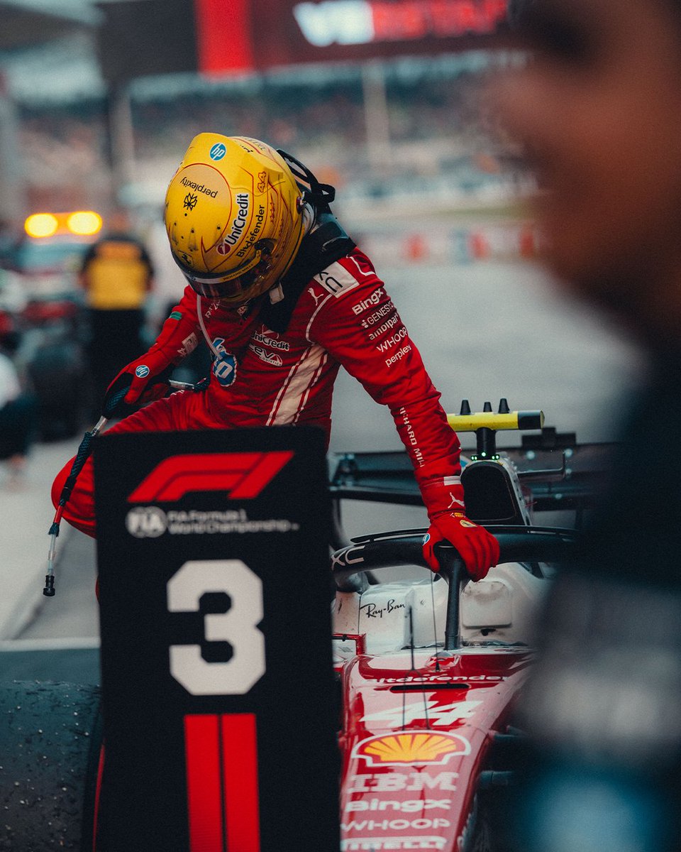 ScuderiaFerrari's tweet photo. Pushed all the way to the final lap 💪 https://t.co/tRG6eInv51