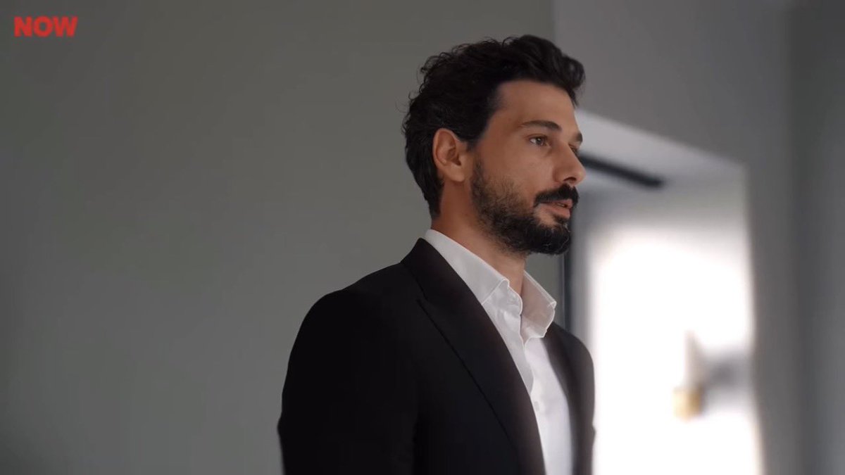 Hanife287's tweet photo. Afişin en güzel kısmı #AlCey olan yerleri😍❤️‍🔥 
 #DevrimÖzkan #DenizCanAktaş 
#Yeraltı https://t.co/jHMnLqcepR