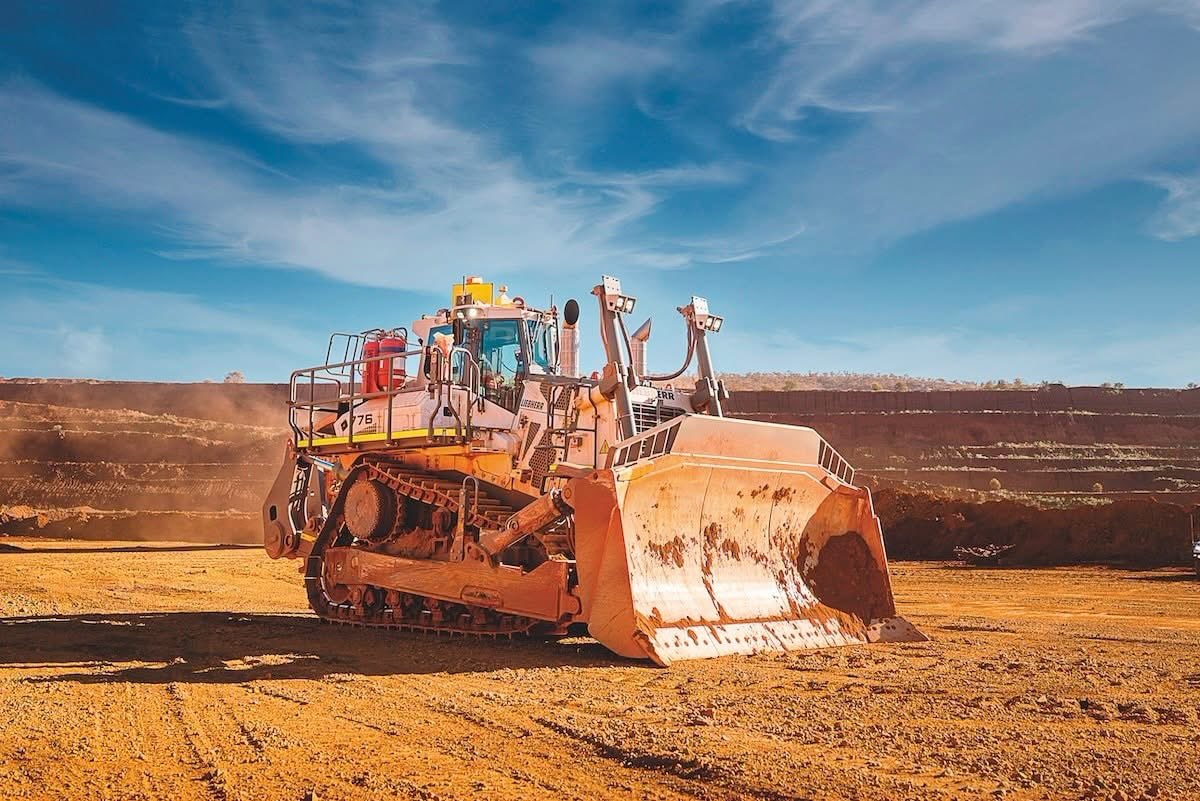 DiggerManBlog's tweet photo. Getting the Best out of the Liebherr Mining PR 776 G8 Dozer 

https://t.co/URTnpCbJH0

#australia #diggermanblog #dozer #earthmovers #Liebherr #heavyequipment https://t.co/kt3dLzzXRz
