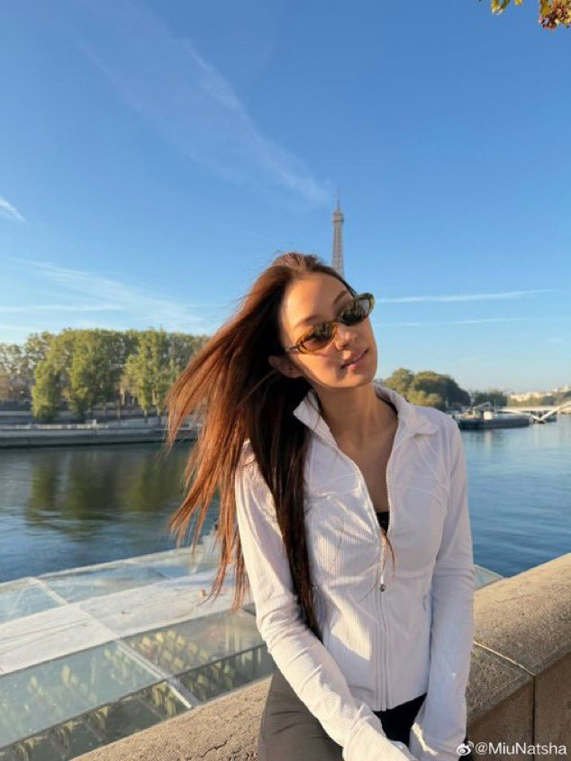 nargiis7's tweet photo. Morning kub🧸

#CHANELSpringSummer 
#CHANEL #PFW 
#CHANELSS27xLenaMiu 
#MiuNatsha https://t.co/Z9UoNzBzj6
