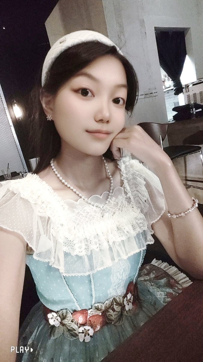 Linglong0105's tweet photo. 欧尼呀春梦和噩梦都是我的脸吧^  ^ https://t.co/kZCdNzhiKt