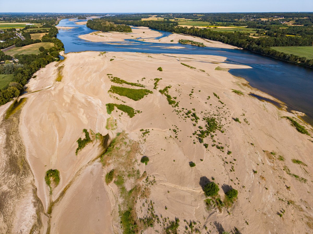 AngersMetropole's tweet photo. D’une ampleur record, l’épisode de sécheresse de cet été a impacté le territoire dans de nombreux domaines. A commencer par l’accès à la ressource en eau, avec la nécessité d’une démarche collective de sobriété.

https://t.co/KB6QUxbDBv https://t.co/srxV86qppW