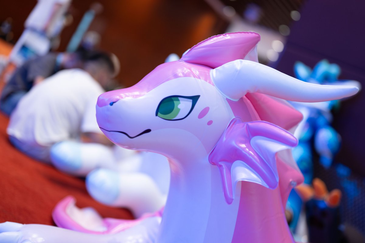 FactoryCreature's tweet photo. Besides the giant dragon from Siya Studio, lots of ICF's other friends were at the venue too, keeping everyone company — we had such a great time together! https://t.co/nbk6E6qwHD