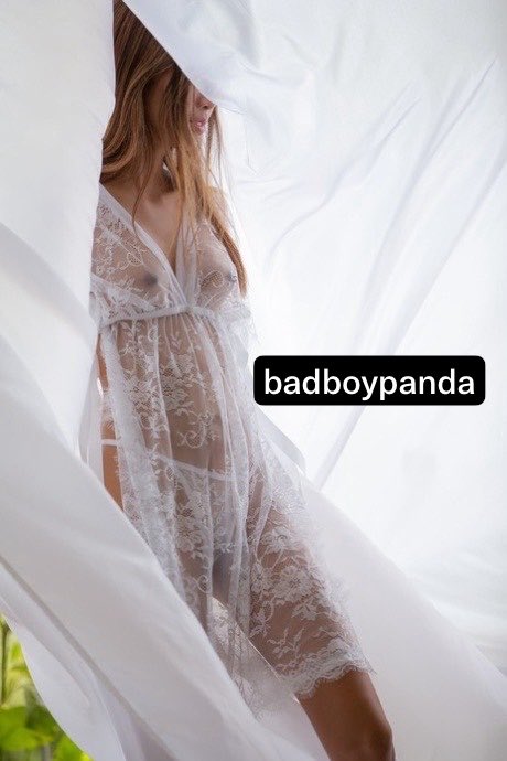 badboypandazx's tweet photo. ไปพักตากอากาศซีเยสาวสมัยนั้นฟ���นมาก จ้างสาวไปเที่ยวแล้วซีเย ถ่ายรูปเก็บไว้ ป่านี้แต่งงานไปแล้วมั้ง #วิจารณ์ร่าน  #นัดสวิงกิ้ง  #นัด  #สาวลาวแหกหีโชว์ https://t.co/QYThOdM1fb