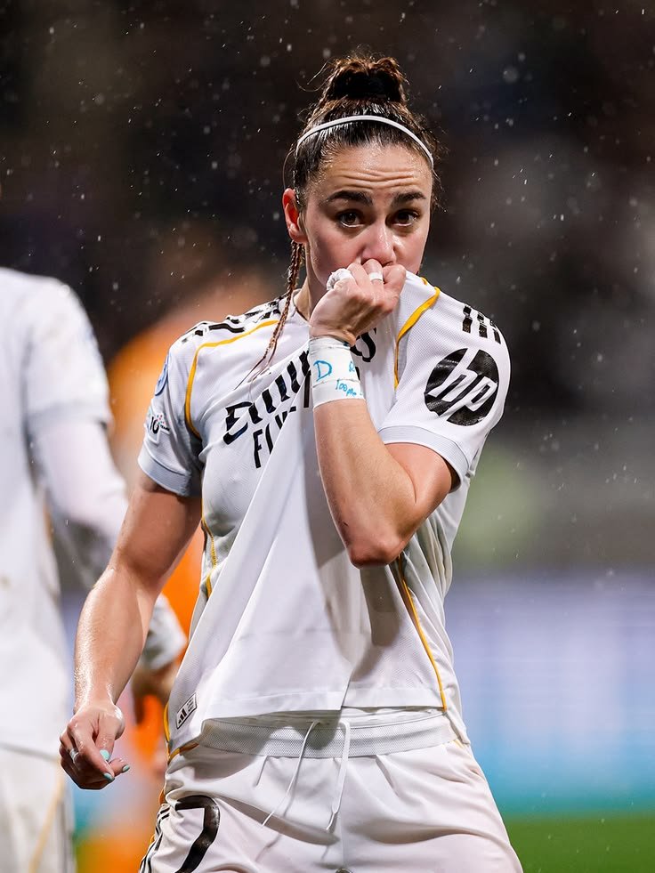 blissaqueen's tweet photo. Sigan atacando a Athenea. Mientras más la insultan, más demuestran el trauma que les dejó su rechazo. Les rechazó la oferta en la cara y eso no lo tapa ninguna goleada" https://t.co/P0DV7p6Jmw
