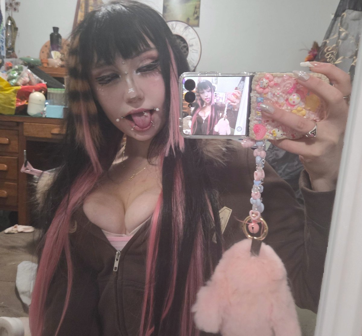 schizobait's tweet photo. rawr raccoon tail :3  

♡︎＆↺

#cosplay #val #egirl #sfxmakeup #feetworshi̇p #piercings #moots #of #altgirl #meow #cringe https://t.co/oRPKlcaRKk